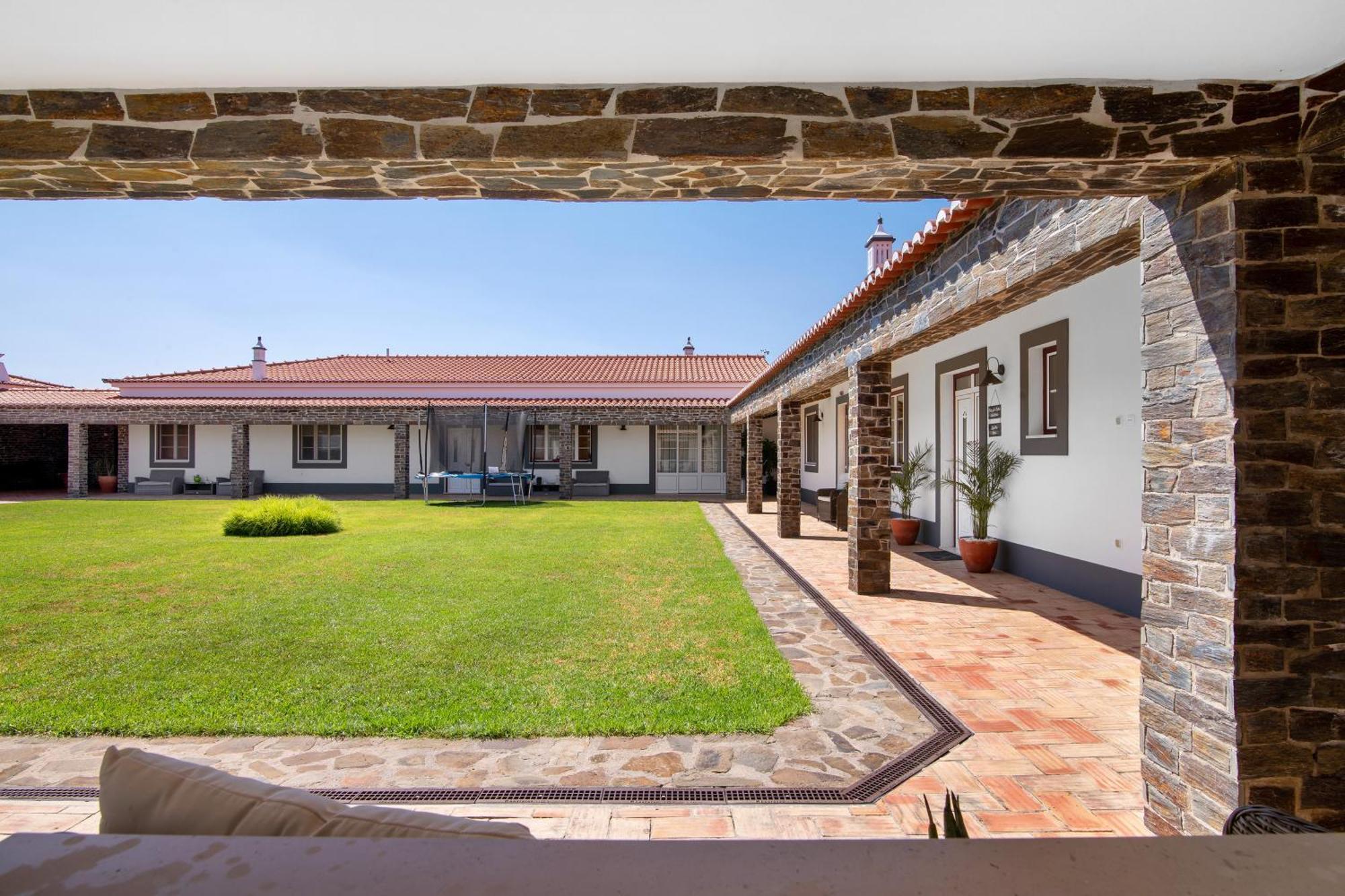 Casas Do Monte Villa Gioes